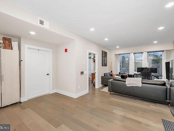 3rd image of 1028 Bladensburg Rd NE APT 38