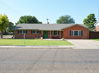 605 Maple St, Dimmitt, TX 79027
