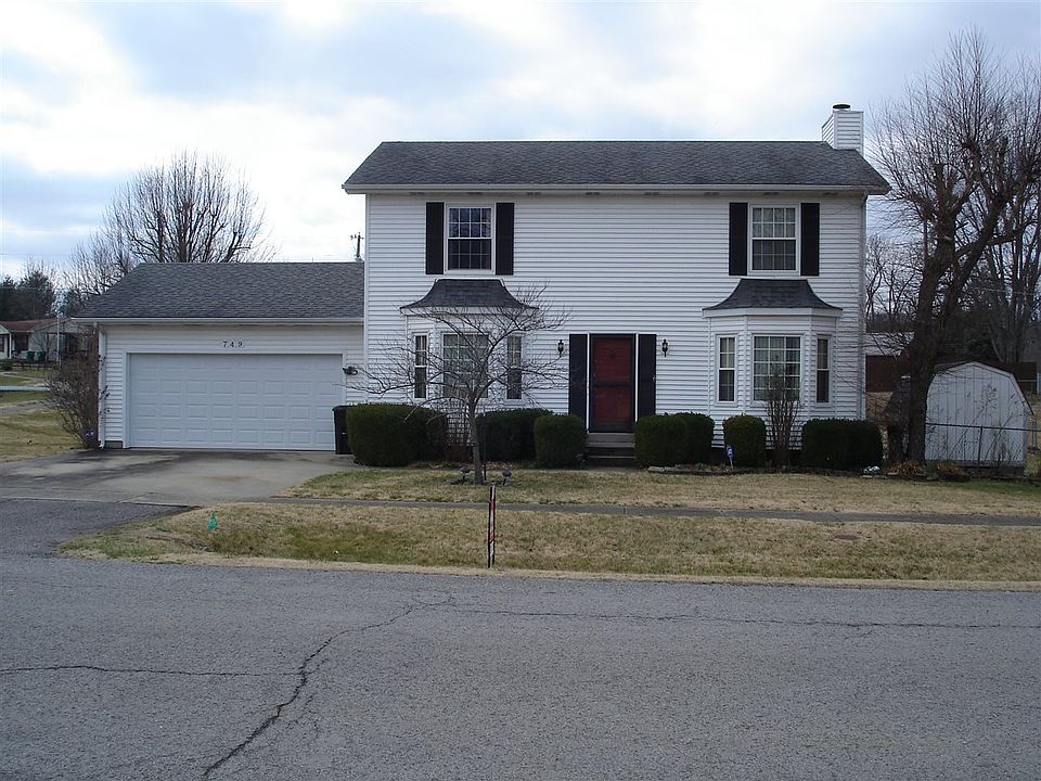 1st image of 749 Magnolia Dr
