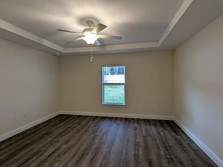214 E Caldwell Dr — Photo 12