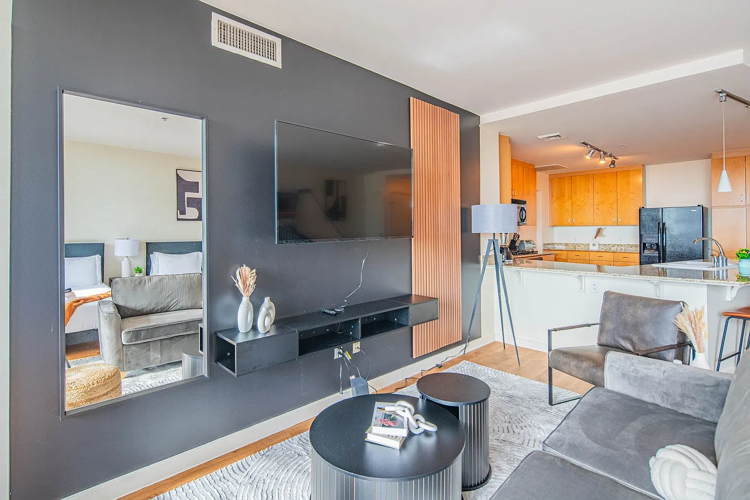 1 bed, 1.0 bath, 1119 sqft, $4,028 — Photo 1