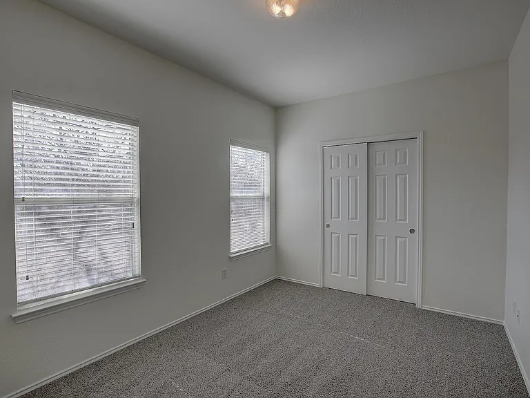 1102 E 3rd St — Photo 20