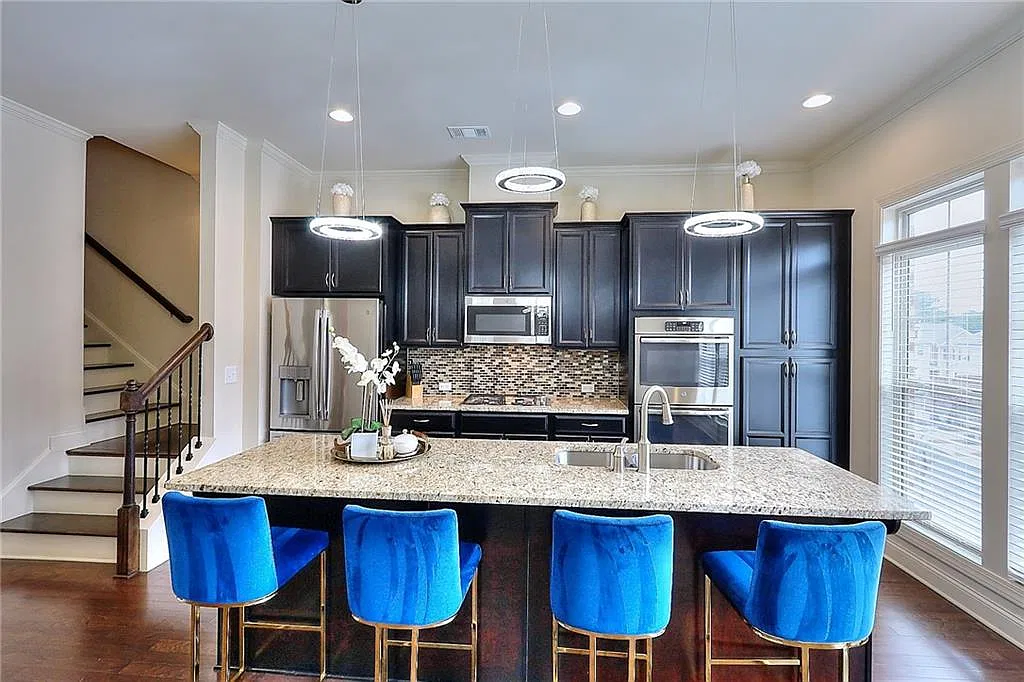 4 bed, 3.5 bath, 1788 sqft, $4,200 — Photo 2