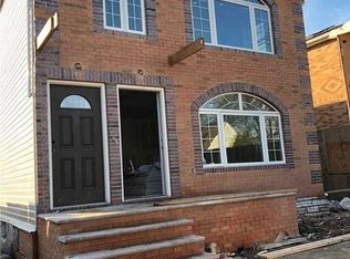 9922 205th St, Hollis, NY 11423