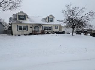 701 Aspen Dr, Saint Peter, MN 56082