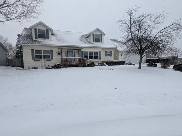 701 Aspen Dr, Saint Peter, MN 56082