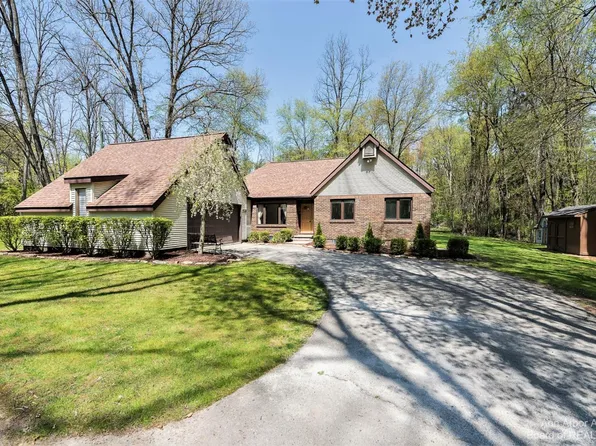 11549 E Ln, Whitmore Lake, MI 48189