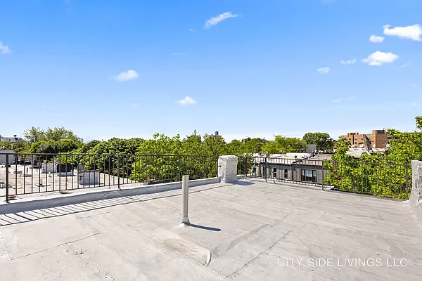 Rented by Artur Gutman, LREB | media 14