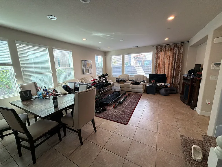 1715 Vine St — Photo 3