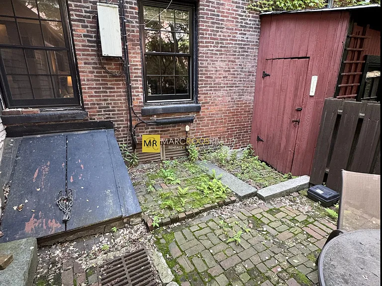 17 Joy St — Photo 3