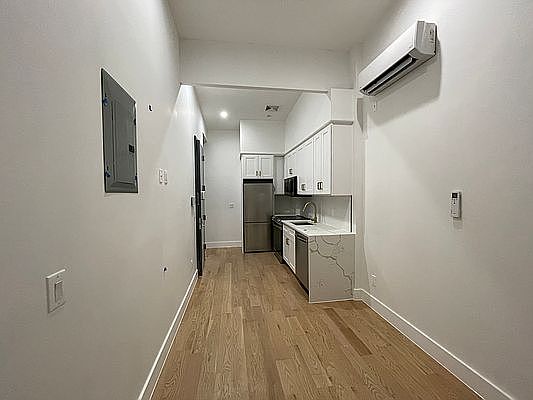 2nd image of 6 Saint Nicholas Ave #2RR