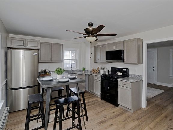 5th image of 191 Laconia St