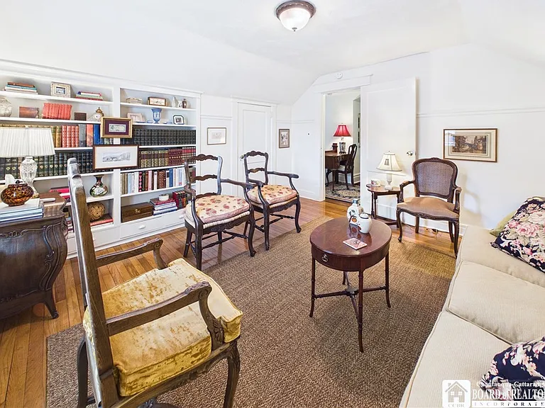 422 York St — Photo 21