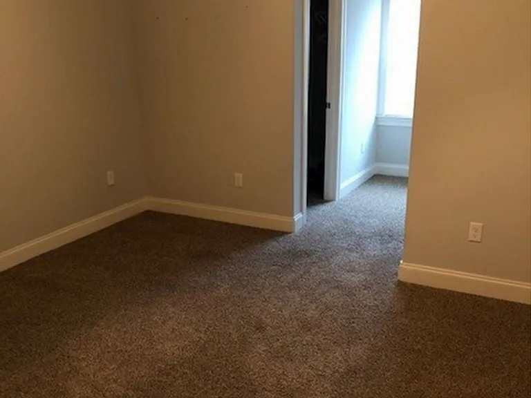 422 Walker Cir — Photo 11