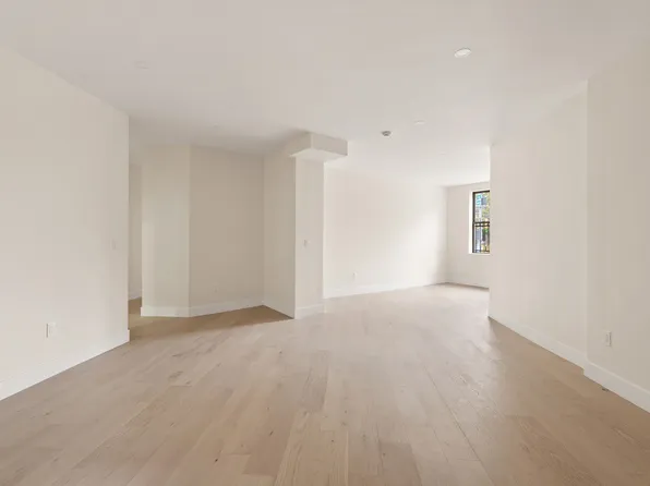 812 Riverside Drive image 3 of 13