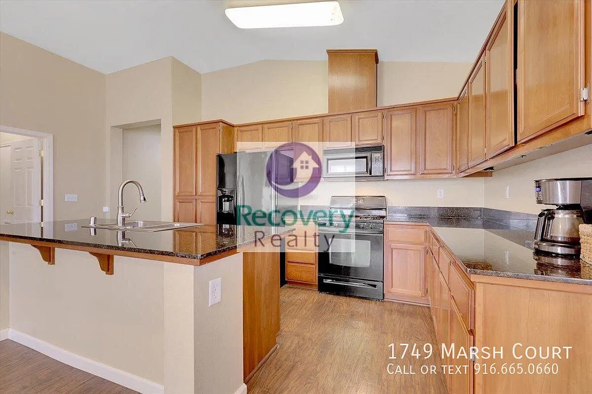 Popular Edgewater Community in Marysville — Photo 3
