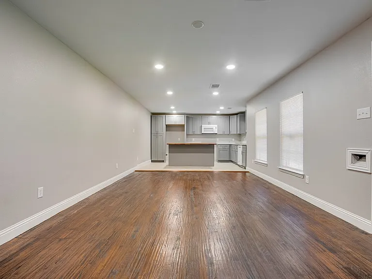 3402 Lawnview Main House Dallas Ter #MAIN HOUSE — Photo 4