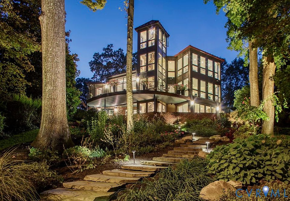 1st image of 4902 Riverside Dr