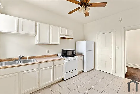 4 bed, 1295 sqft, $1,450 — Photo 2