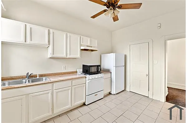 Photo 1 of 23 - 5130 Kensington Ave #2F - Saint Louis, MO Primary Photo - 5130 Kensington Ave #2F