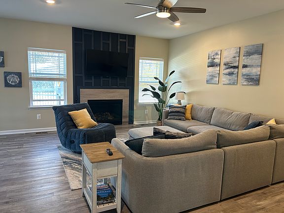 5th image of 100 Albemarle Ct