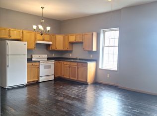 1353 Bluff St #3, Dubuque, IA 52001