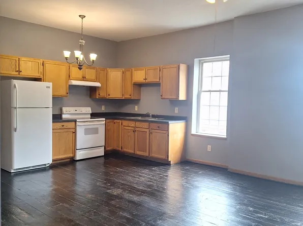 1353 Bluff St #3, Dubuque, IA 52001