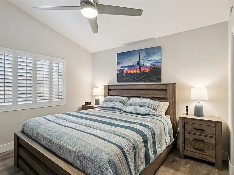 4637 E Fernwood Ct — Photo 34
