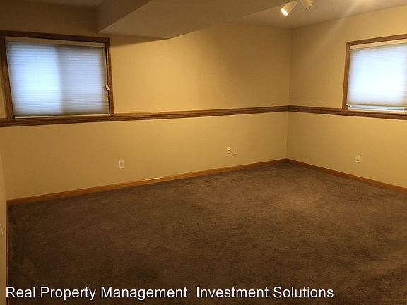 3rd image of 4632 Summer Creek Ln SE