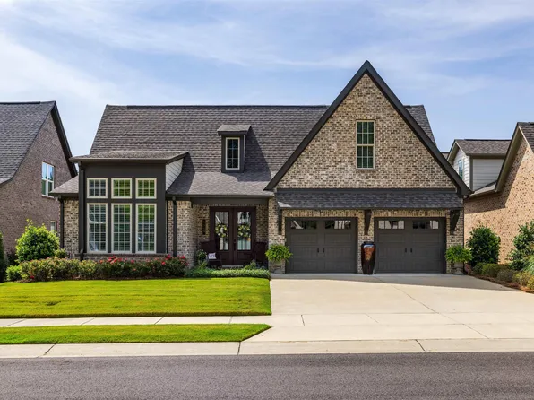 8319 Annika Dr, Hoover, AL 35244