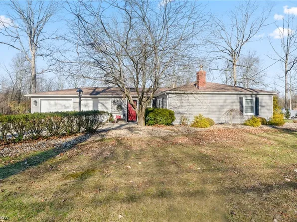 1858 Bristol Champion Townline Rd NW, Bristolville, OH 44402