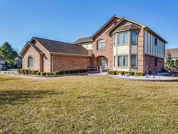 3rd image of 46249 Glen Pointe Dr