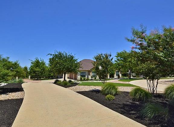 2nd image of 502 W Majestic Oak Ln