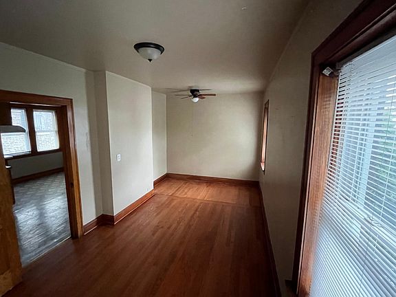 4th image of 4312 S Artesian Ave Front 1