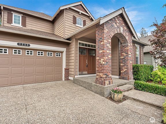 3rd image of 7242 Tobermory Circle SW