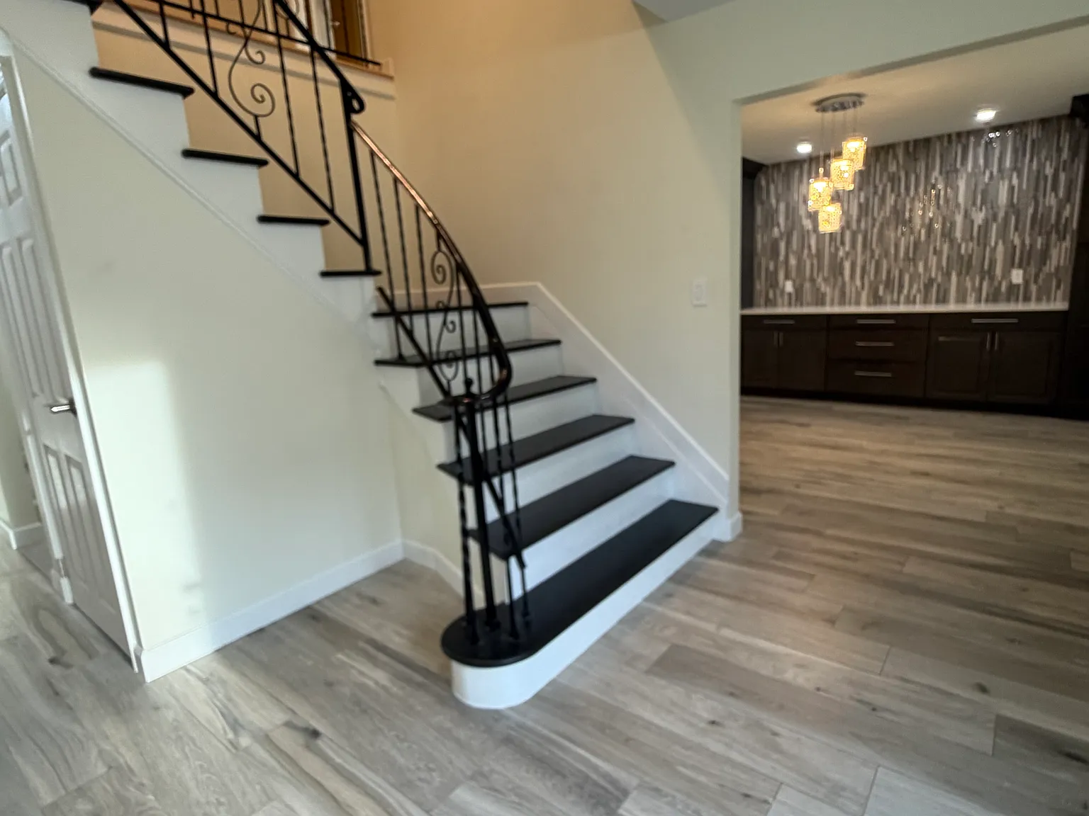 4 bed, 2492 sqft, $5,500 — Photo 3