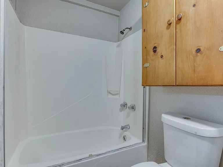 1005 SW 63rd St — Photo 40