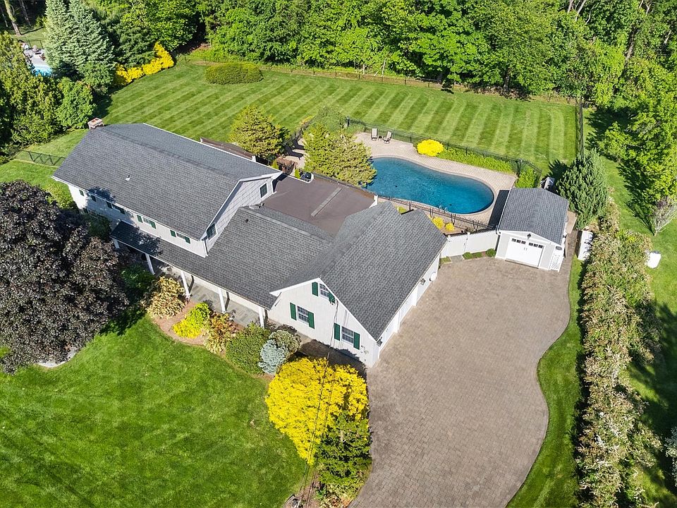 1st image of 9 Hilltop Drive