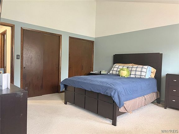 4th image of 145 Bramblewood Ln
