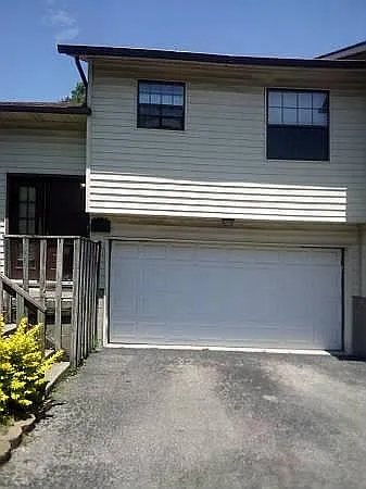 4583 Elliot Ave — Photo 3
