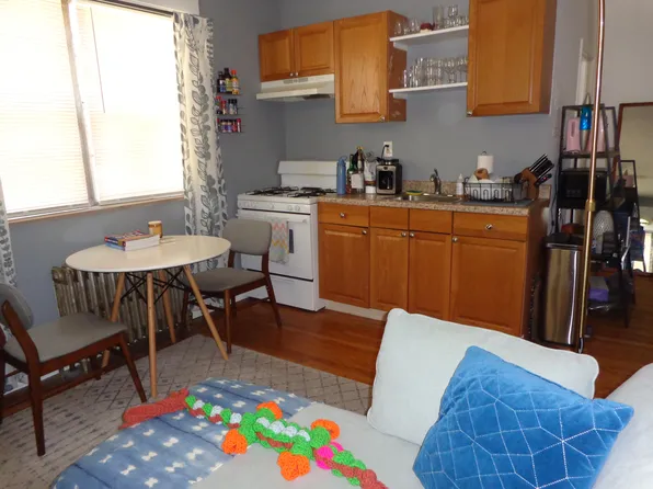 221 Green Ln #9, Philadelphia, PA 19128