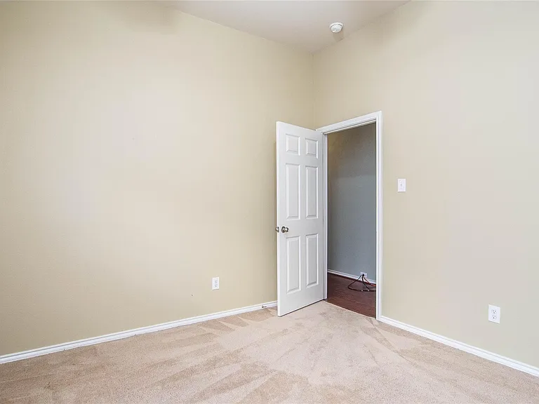 8847 Distant Woods Dr — Photo 25