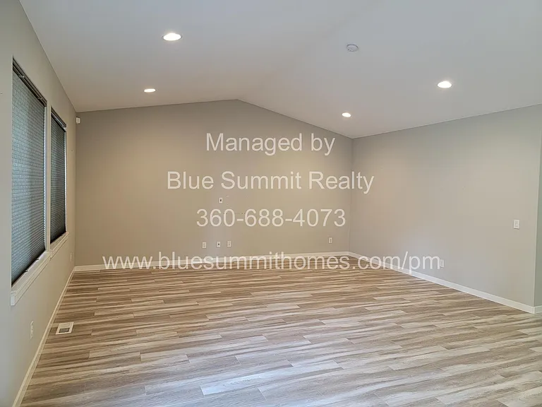 105 Brodie St SE — Photo 5
