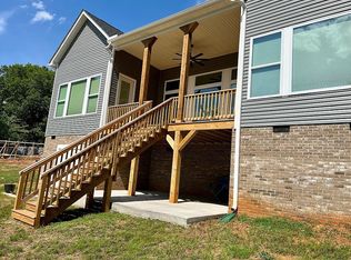 104 Yacht Dr, Laurens, SC 29360