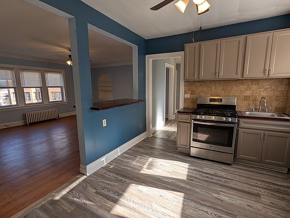 2nd image of 7416 N Rogers Ave #3S