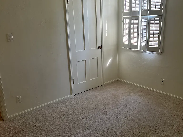 2820 E 6th St #217 — Photo 6