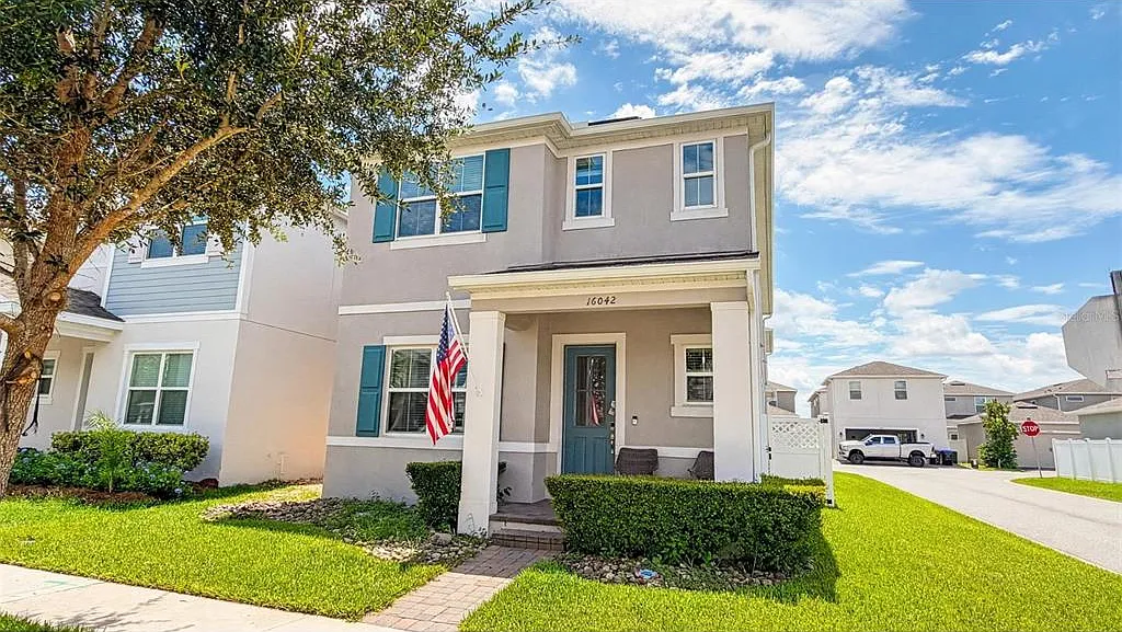 5 bed, 4.5 bath, 3878 sqft, $3,300 — Photo 1