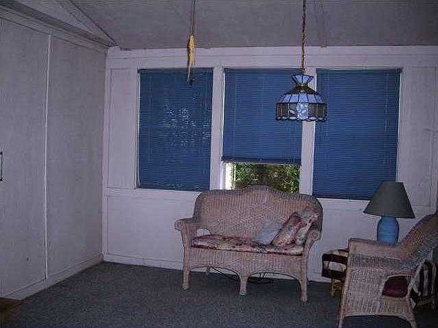 2nd image of 410 W North St