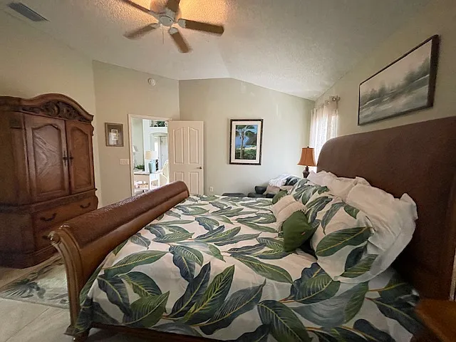 2126 Sansores St — Photo 17