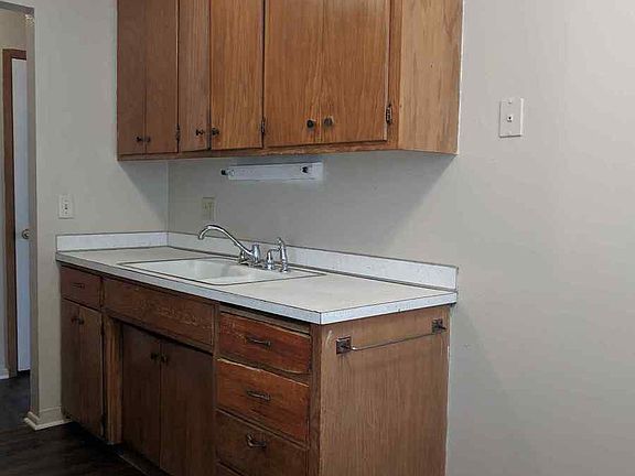3rd image of 1891 7th St E #1891302